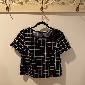 Forever 21 Boxy Crop Top Size Medium